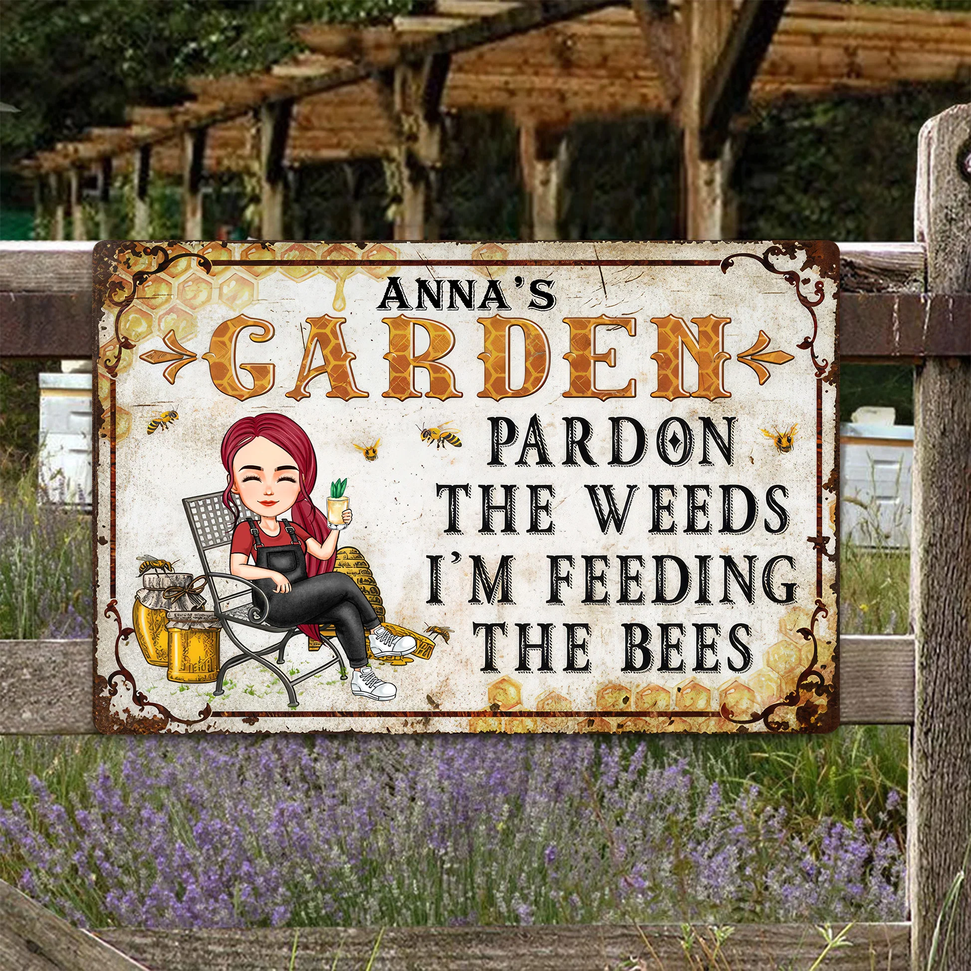 Pardon The Weeds I'm Feeding The Bees Gardening - Personalized Metal Sign - Gift For Mom, Mother's Day, Gardening Lovers, For Me Gift | GR21 NA94 - Image 4